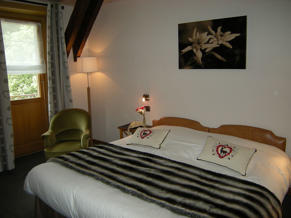 Hotel Restaurant La Couronne Chamonix Esterno foto