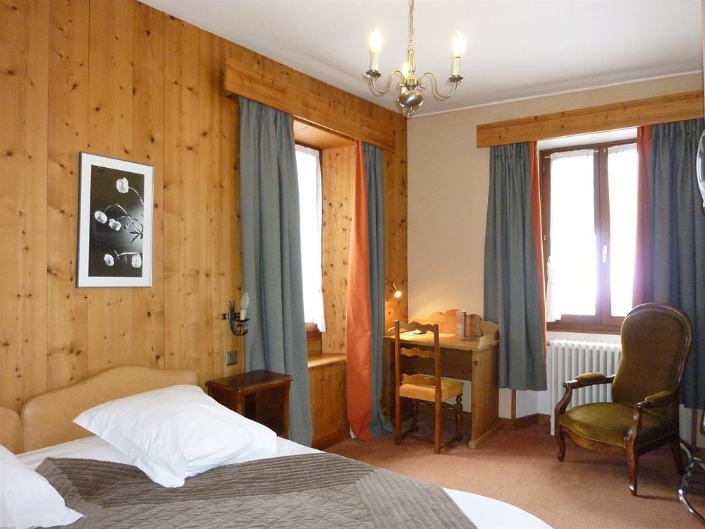 Hotel Restaurant La Couronne Chamonix Esterno foto