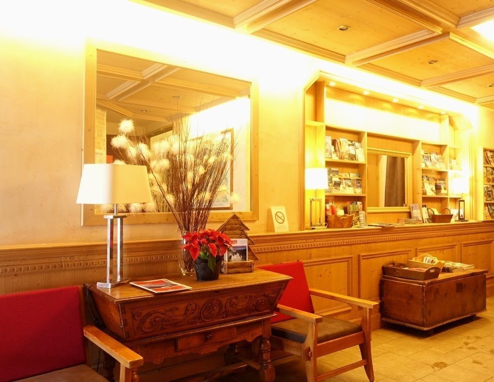 Hotel Restaurant La Couronne Chamonix Esterno foto