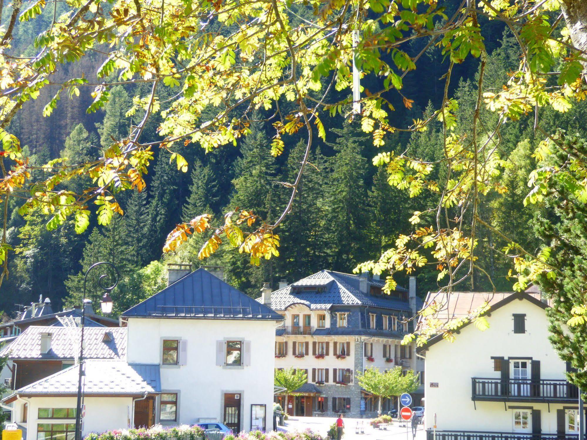 Hotel Restaurant La Couronne Chamonix Esterno foto