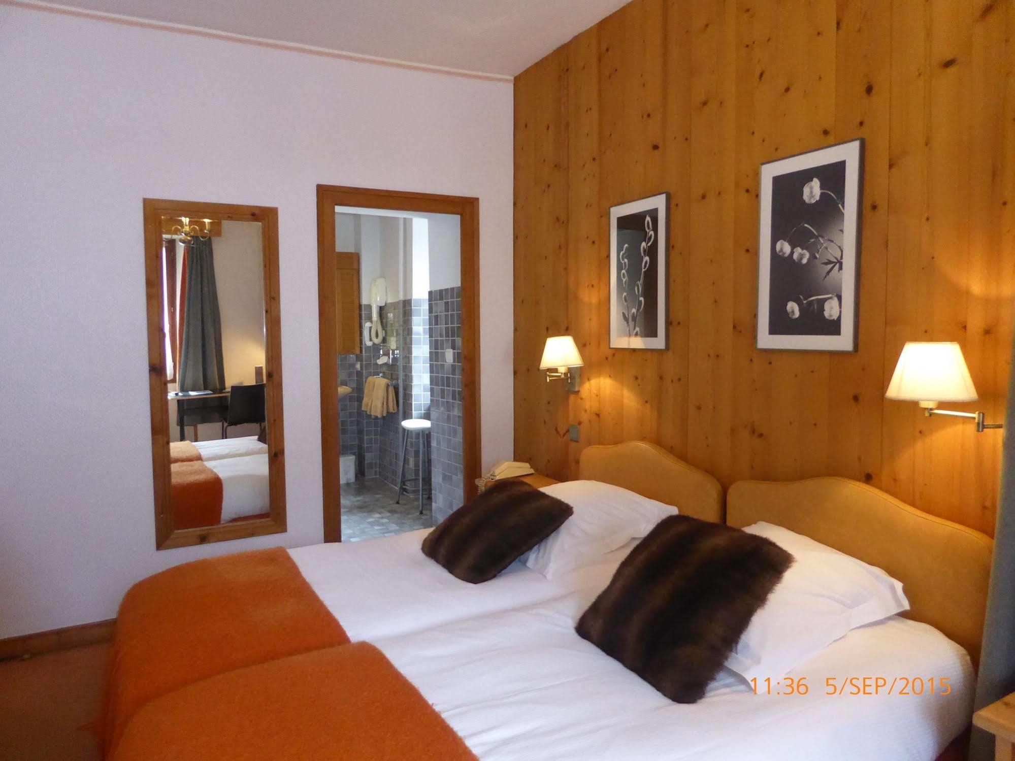 Hotel Restaurant La Couronne Chamonix Esterno foto