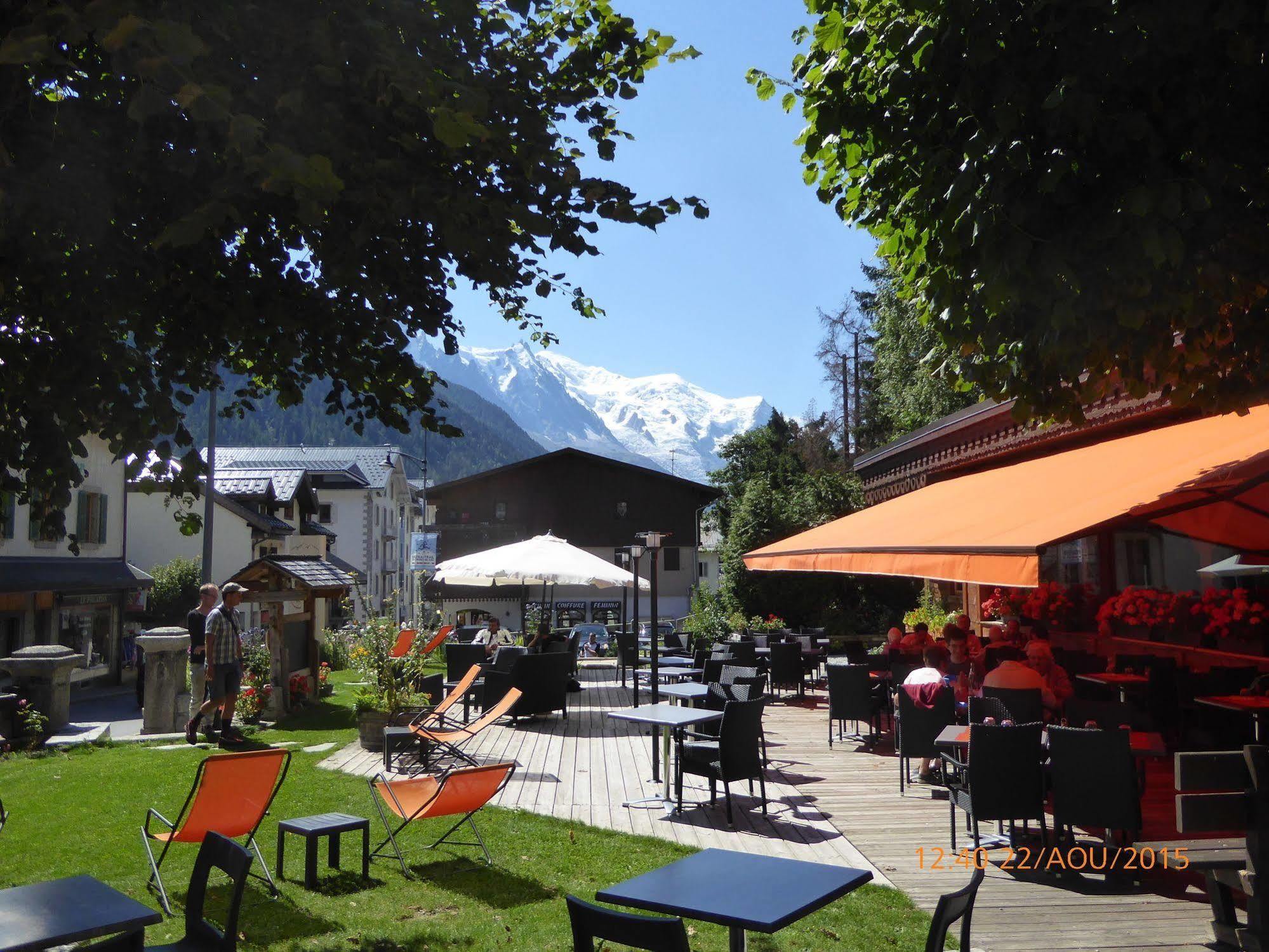 Hotel Restaurant La Couronne Chamonix Esterno foto