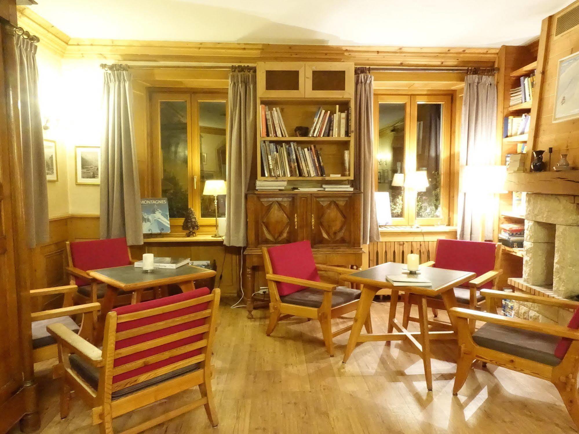 Hotel Restaurant La Couronne Chamonix Esterno foto